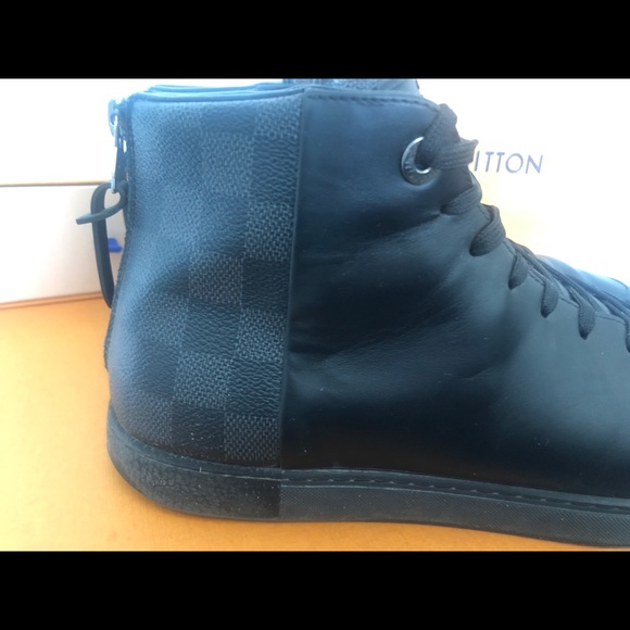 Louis Vuitton Men’s Sneakers - Picture 2 of 8